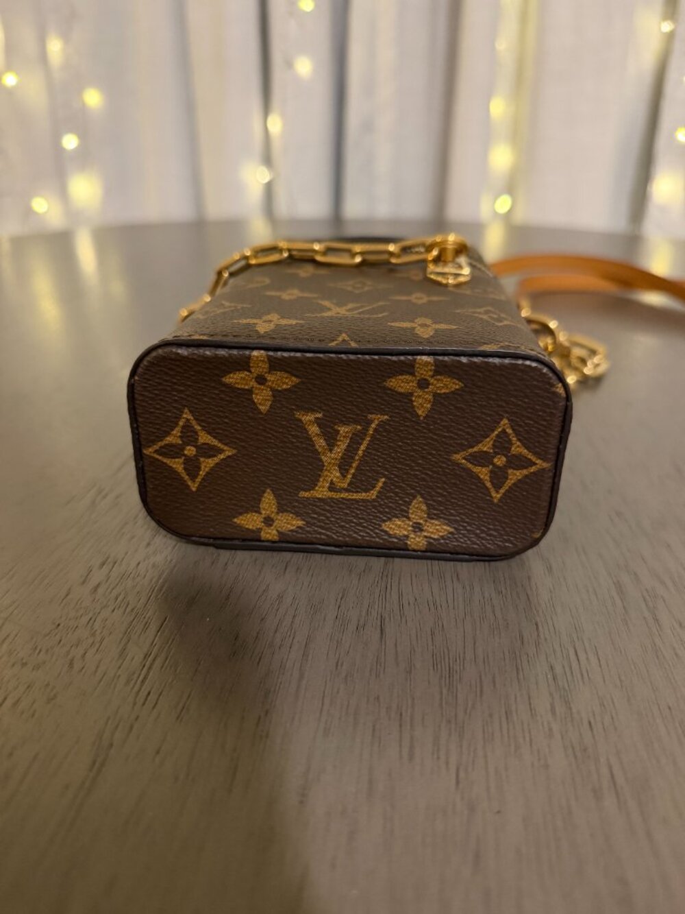 LV Phone Box - Picture 10 of 16
